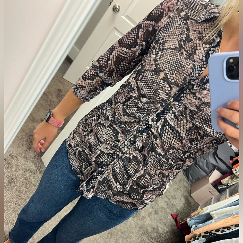 Snakeskin work top size S